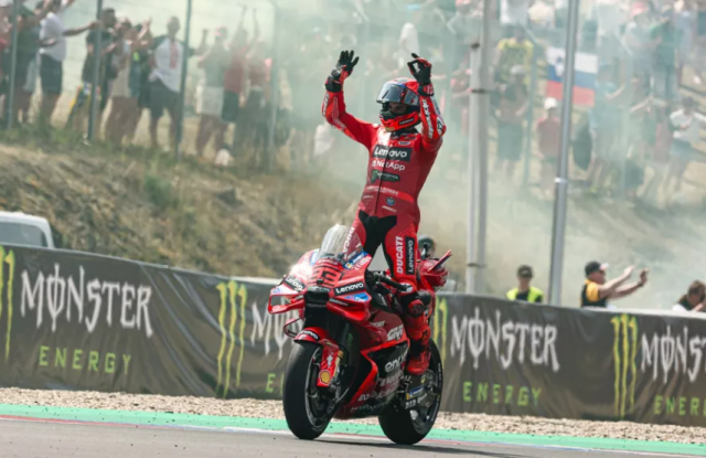 Marc Marquez Khi chien thang khong chi den tu toc do ma con tu tinh than thep - 4