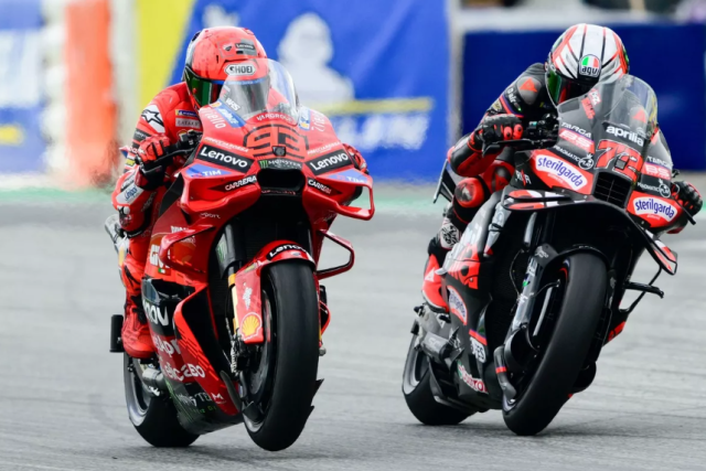 MotoGP Ao Marc Marquez lai lam chu san khau Bezzecchi hut hoi Aldeguer bung no