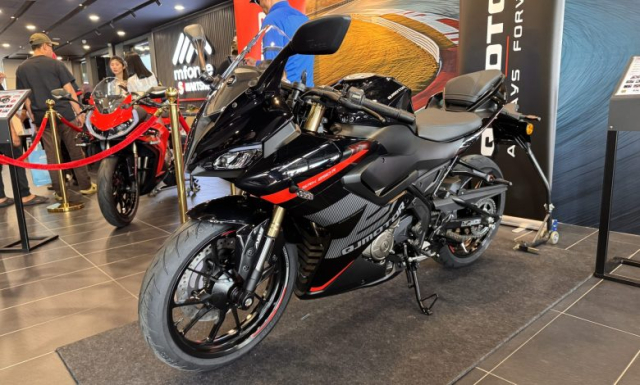 QJMotor SRK 250 R ra mat Malaysia voi gia chua toi 54 trieu xung dang de can nhac