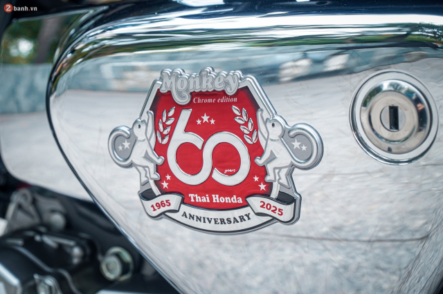 So tan tay phien ban dac biet Honda Monkey Chrome Legacy vua do bo thi truong Viet - 7
