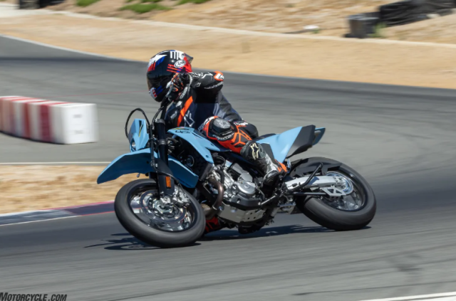 Suzuki DRZ4SM 2025 Chien binh Supermoto tro lai vui het ga nhung van con vai tat xau - 4