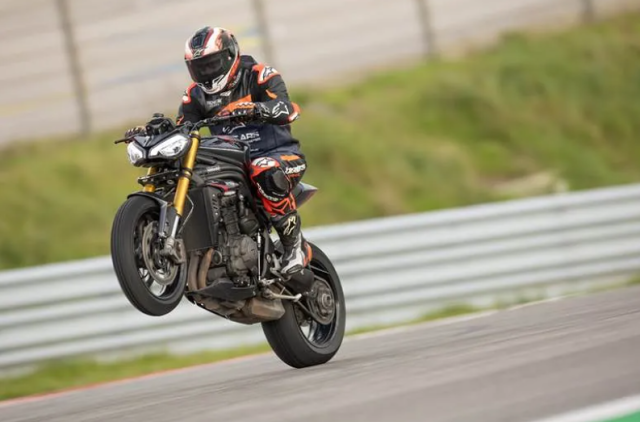 Triumph Speed Triple 1200 RS 2025 Quai thu Anh Quoc vua tinh te vua nghich ngom - 7
