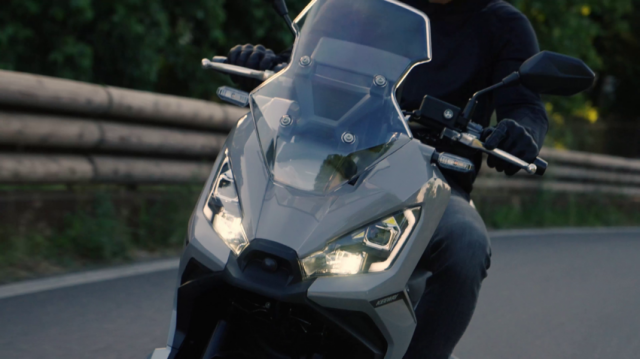 XDV180 EVO trinh lang voi gia khoang 57 trieu dong Trang bi the nay thi hon han Honda ADV160 roi - 6