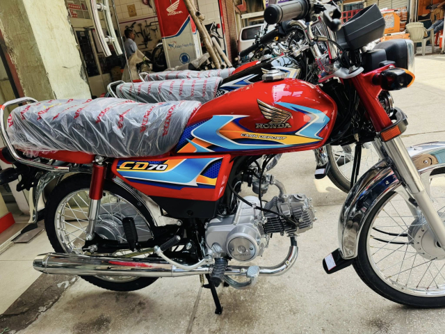Xe con tay quoc dan Honda CD 70 2026 trinh lang voi gia ban sau quy doi chi 13 trieu Dong - 7