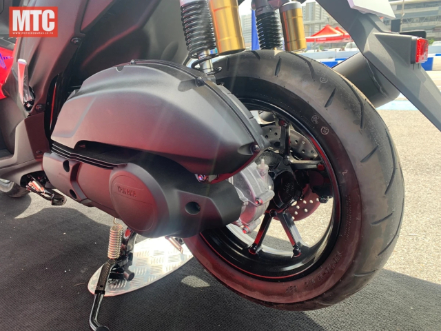 Yamaha Aerox 2026 ra mat o Thai co gia ban cao hon nhung it cong nghe hon so voi NVX 155 o nuoc ta - 10