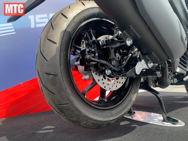 Yamaha Aerox 2026 ra mat o Thai co gia ban cao hon nhung it cong nghe hon so voi NVX 155 o nuoc ta - 12