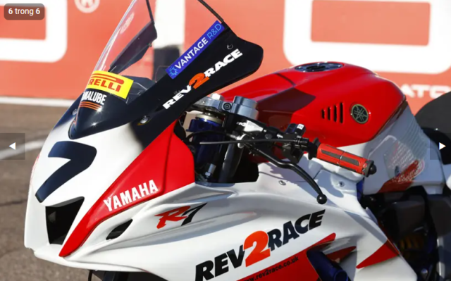Yamaha R7 doc ban voi lop ao OW02 ky uc song lai tren duong dua