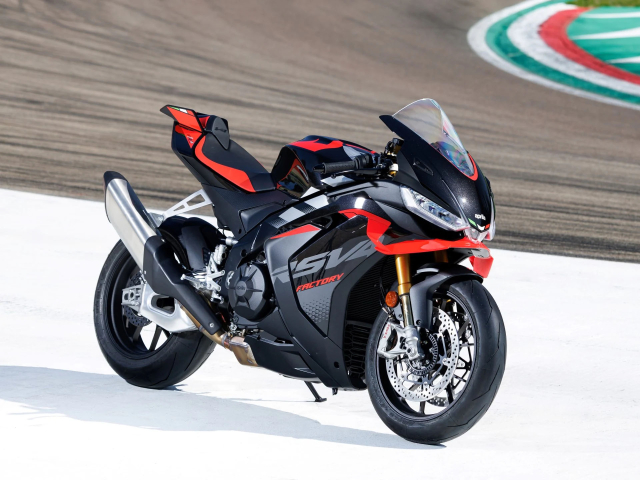 Aprilia V4 bi trieu hoi vi loi den hau anh em nao chay thi chu y nhe - 4