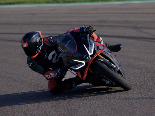 Aprilia V4 bi trieu hoi vi loi den hau anh em nao chay thi chu y nhe - 5
