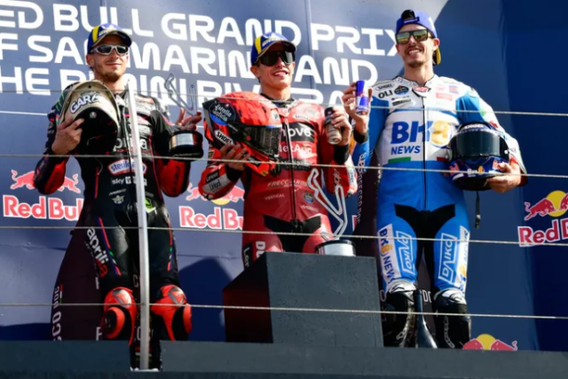 Aprilia va giac mo danh bai Marquez truoc khi mua giai 2025 khep lai - 4