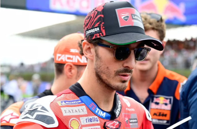 Bagnaia thua nhan lang phi ca mua khi Marquez qua manh anh em thay sao