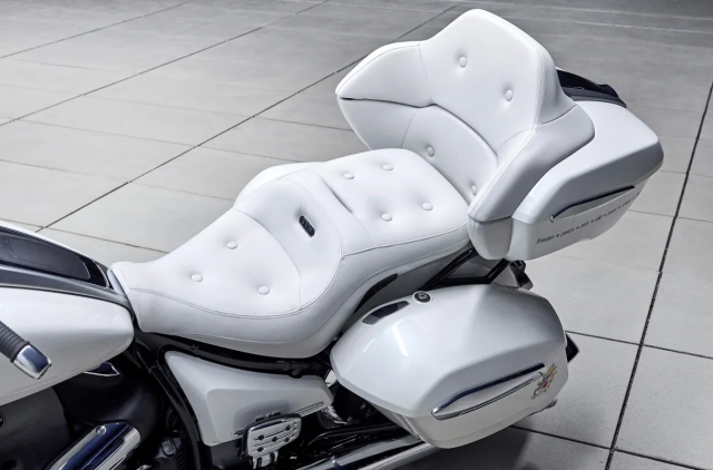 BMW R18 Pope Leo ra mat Khi xang nhot hoa quyen cung duc tin - 8