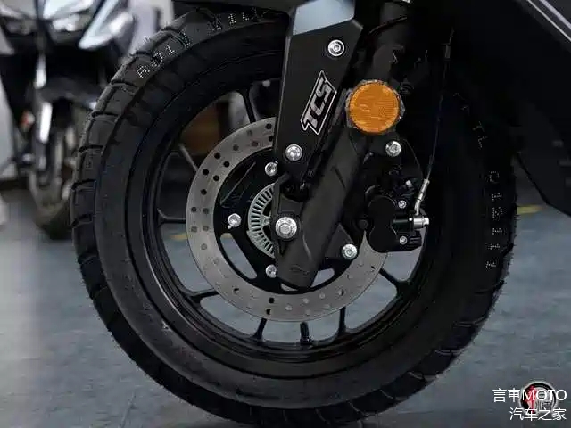Can canh doi thu moi cua Honda ADV 160 tu CFMoto Cai gi cung co ke ca gia re - 10