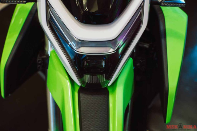 CFMOTO CFLite 250Dual Chiec xe da dung co gia chua bang SH Mode dang de cho doi