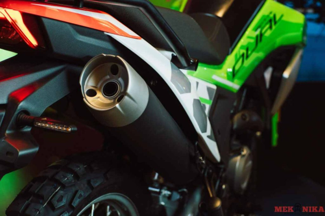CFMOTO CFLite 250Dual Chiec xe da dung co gia chua bang SH Mode dang de cho doi - 6
