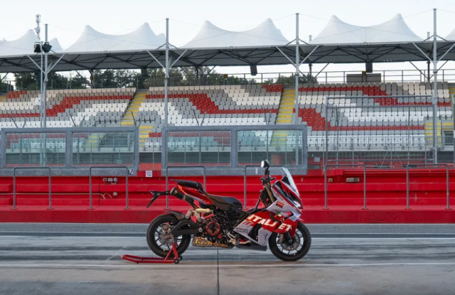Chiec Dragster 700 Twin moi cua Italjet that hoang da va doc dao - 8