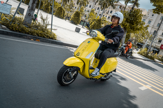 Danh gia Vespa Sprint 2025 Su lot xac toan dien tu hieu suat den trai nghiem lai