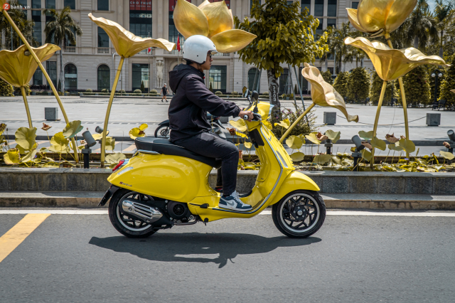 Danh gia Vespa Sprint 2025 Su lot xac toan dien tu hieu suat den trai nghiem lai - 7