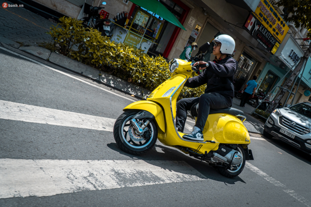 Danh gia Vespa Sprint 2025 Su lot xac toan dien tu hieu suat den trai nghiem lai - 11