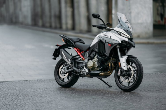 Ducati Multistrada V4 2026 ra mat khi chat Y hoa quyen giua hieu suat va tien nghi