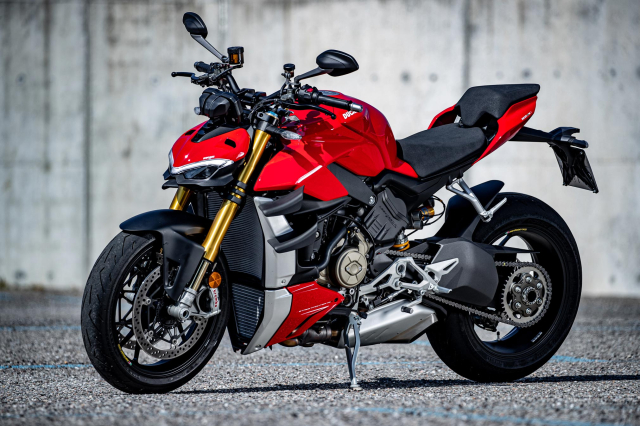 Ducati Panigale V4 Streetfighter V4 bi trieu hoi vi loi truc banh sau anh em chu y - 4