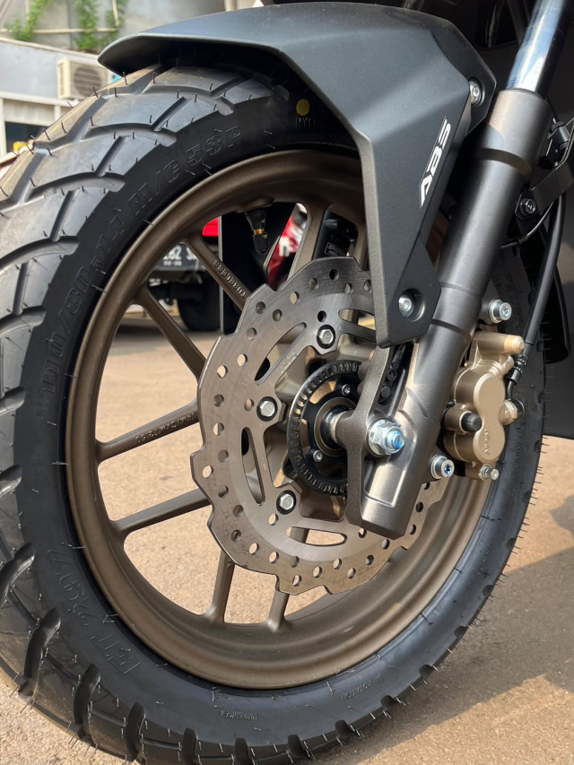 Hinh anh thuc te cua Honda ADV160 2026 hoan toan moi vua ve den dai ly Dep hon mong doi - 7