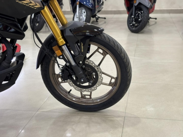 Hinh anh thuc te cua Honda CB125 Hornet hoan toan moi Hoan hao voi man hinh mau TFT - 4