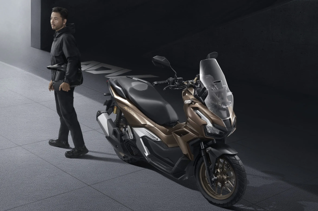 Honda ADV 160 2026 trinh lang Nang cap ngoai hinh bo sung man hinh TFT va cong nghe RoadSync