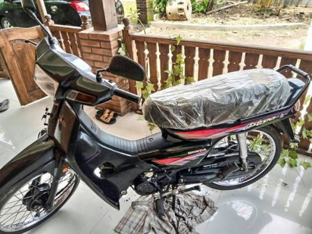 Honda Dream lun doi 1997 chua su dung duoc rao ban voi gia hon 160 trieu Dong o Indo - 4