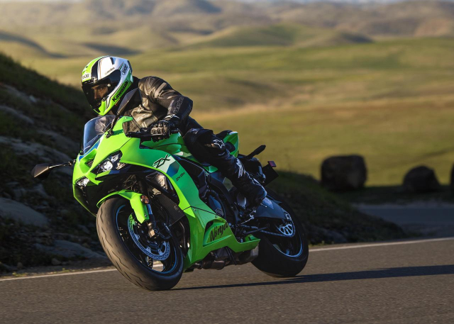 Kawasaki Ninja ZX6R 2026 Khi duong pho va duong dua hoa lam mot