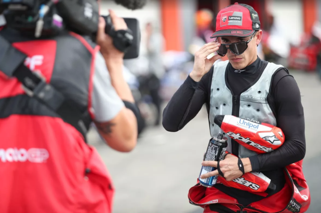 Marc Marquez roi nuoc mat sau khi tro lai voi chuc vo dich MotoGP Toi cam thay binh yen - 4