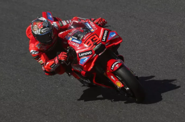 Marc Marquez va Ducati vo dich The Gioi MotoGP 2025 som hon 5 chang dua - 4