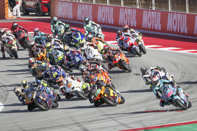 MotoGP thoi Liberty Media Khi Moto2 va Moto3 dung truoc nguy co bi ra ria