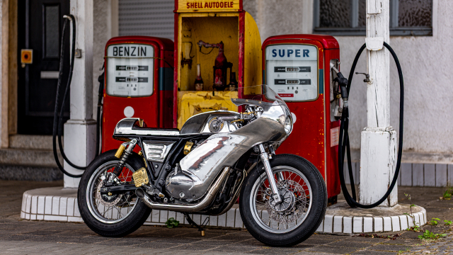 Royal Enfield Continental GT 650 Shadow Khi bong toi ke chuyen