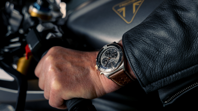Triumph Speed Triple 1200 RR Breitling Limited Edition lo dien - 4
