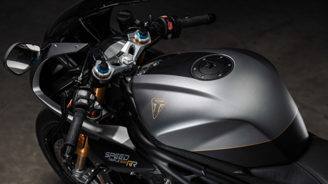 Triumph Speed Triple 1200 RR Breitling Limited Edition lo dien - 8