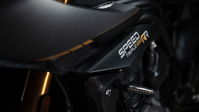 Triumph Speed Triple 1200 RR Breitling Limited Edition lo dien - 14