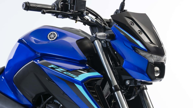 Yamaha FZ25 ABS 2026 ra mat thi truong Nam My voi gia ban kha cao di kem nhieu cai tien thu vi