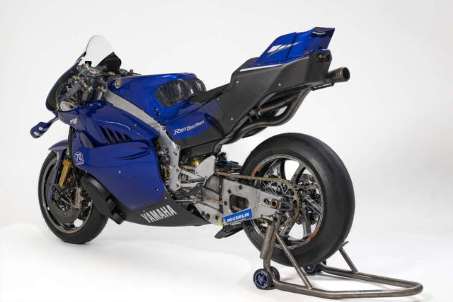 Yamaha YZRM1 V4 2026 ra mat Khi dong mau moi V4 chay trong huyen thoai xanh - 4