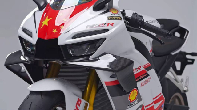 ZXMoto 820RR dam khang dinh toc do 300 kmh voi 150 ma luc va trong luong 175 kg