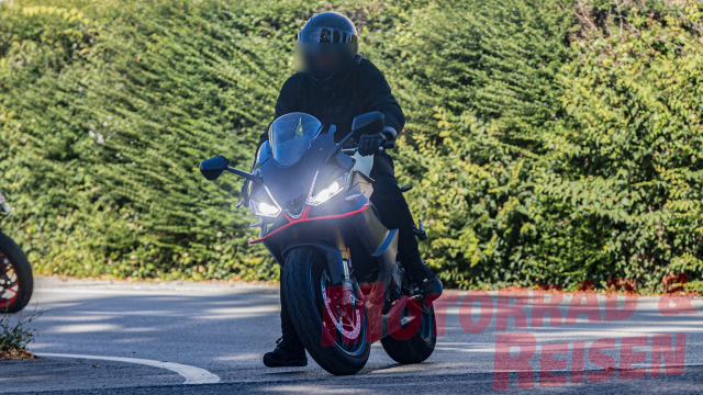 Aprilia RS 660 RF Chiec sportbike Y dang ruc rich lam anh em xao xuyen - 5