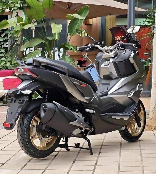 Bat ngo chua SYM Husky ADV300 2026 ra mat voi gia re hon doi cu toi 16 trieu dong - 5