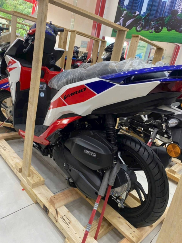 Bat ngo Honda Vario 125 phien ban dac biet HRC do bo thi truong Viet voi gia khoang 85 trieu Dong - 6