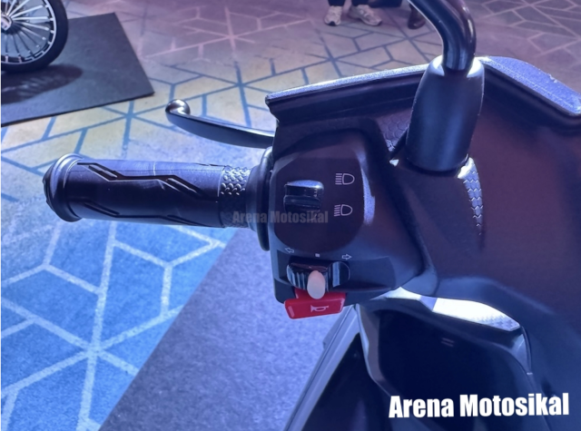 Can canh WMOTO EZ125i 2026 vua ra mat voi gia 25 trieu Dong Co gi de canh tranh voi Vario 125 - 6