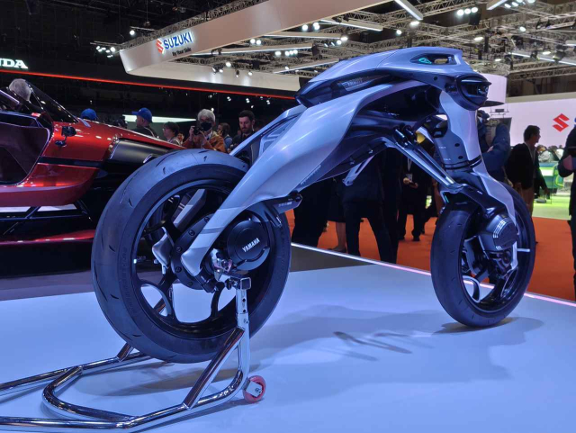 Can canh Yamaha MOTOROiD bang xuong bang thit tai Japan Mobility Show 2025 - 14