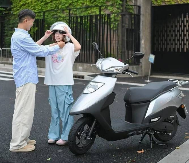 Dan em cua Honda Spacy trinh lang 4 phien ban voi gia tu 24 trieu Dong co ca phanh ABS