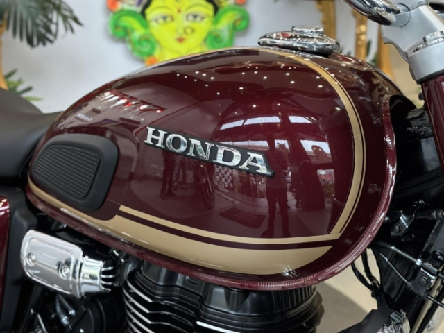 Hinh anh thuc te cua Honda CB350C Special Edition tai dai ly Cai chat co dien AE can day roi - 4