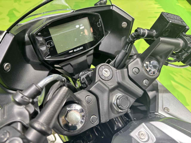 Hinh anh thuc te cua Suzuki Gixxer SF 250 FFV phien ban su dung xang sinh hoc 85 Ethanol - 10