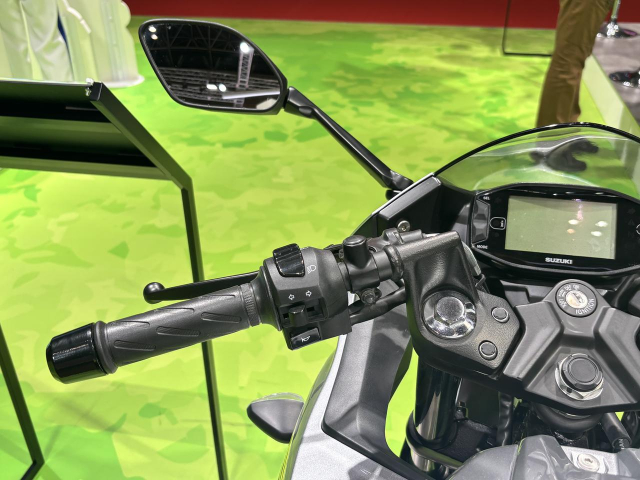 Hinh anh thuc te cua Suzuki Gixxer SF 250 FFV phien ban su dung xang sinh hoc 85 Ethanol - 12