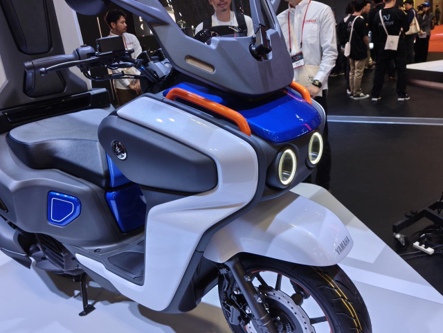 Hinh anh thuc te Yamaha H2 Buddy Porter chiec xe ga chay bang hydro tai Japan Mobility Show 2025 - 6